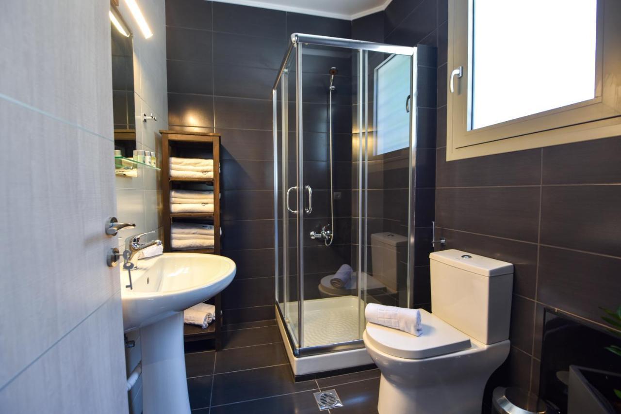 Bay View Guesthouses Kalamata Ngoại thất bức ảnh