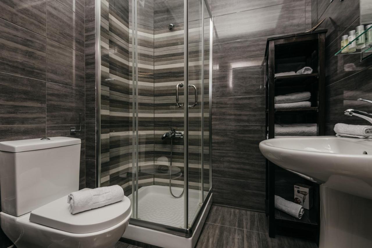 Bay View Guesthouses Kalamata Ngoại thất bức ảnh