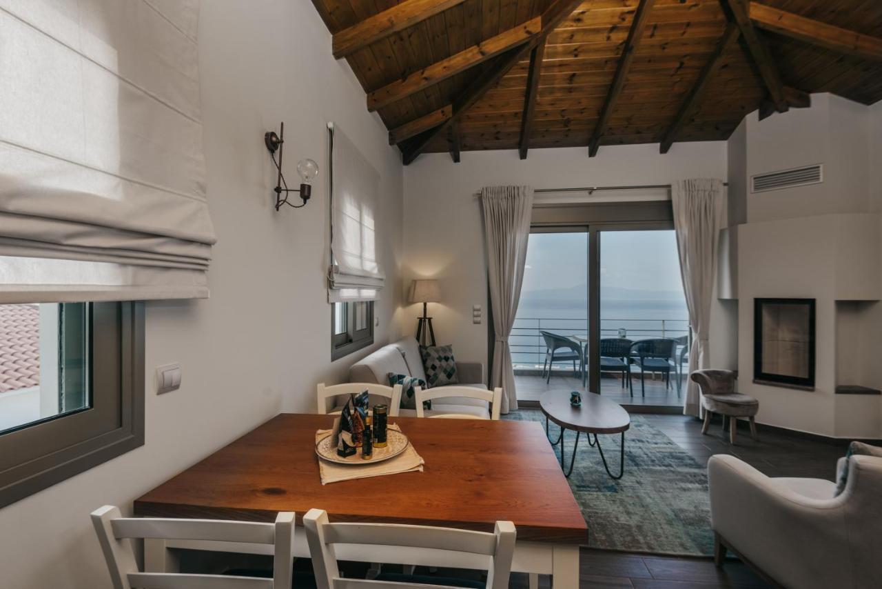 Bay View Guesthouses Kalamata Ngoại thất bức ảnh