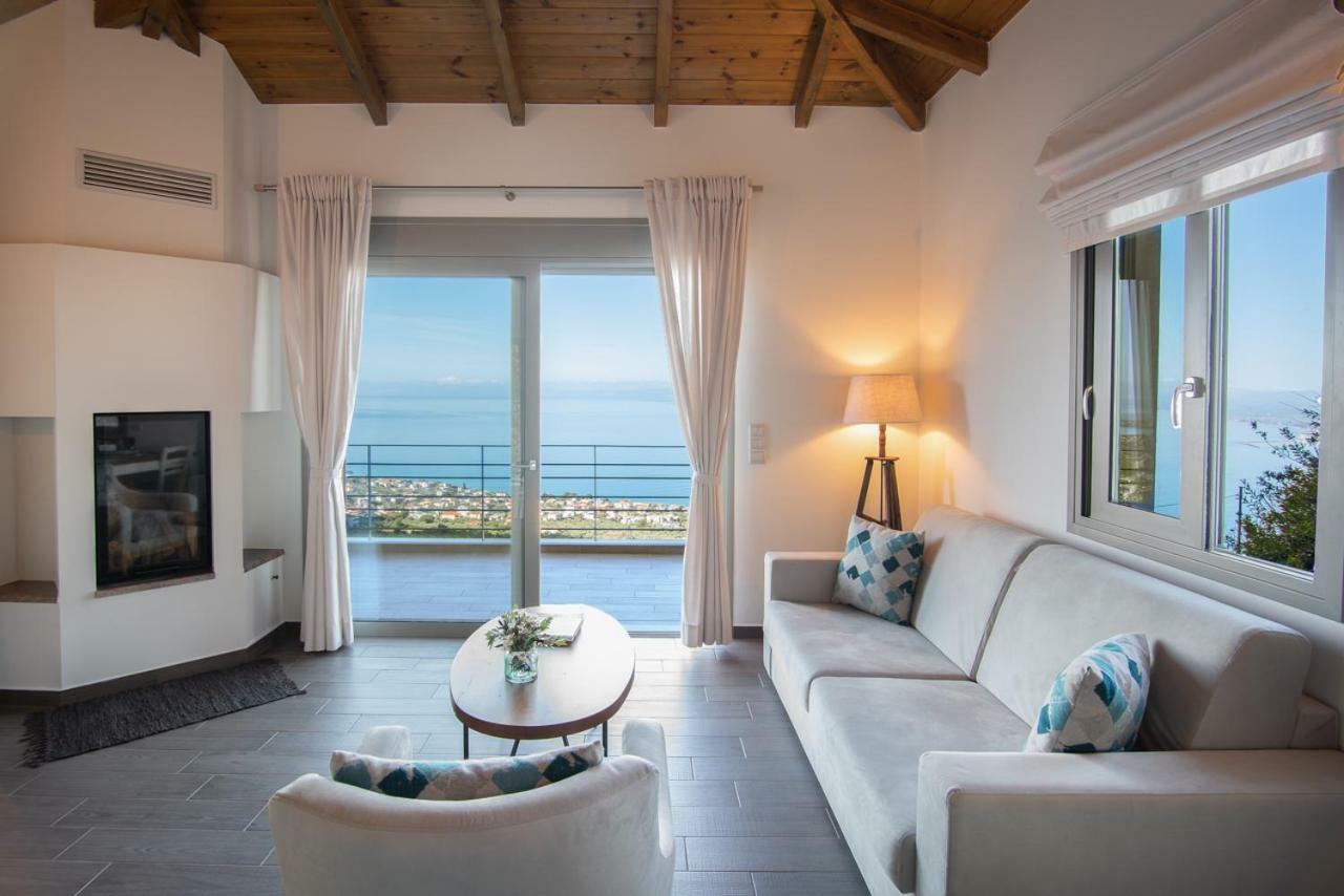 Bay View Guesthouses Kalamata Ngoại thất bức ảnh