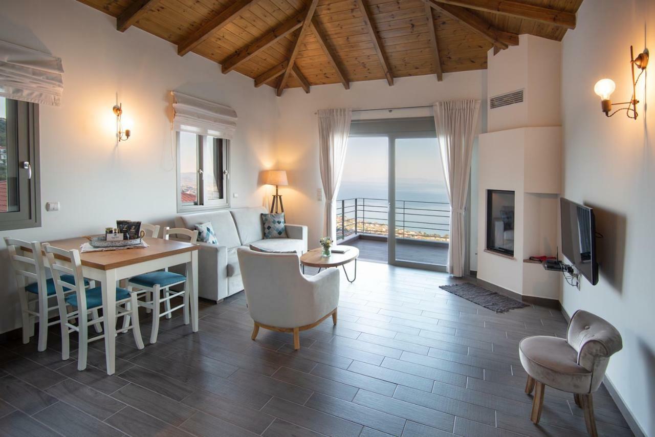 Bay View Guesthouses Kalamata Ngoại thất bức ảnh