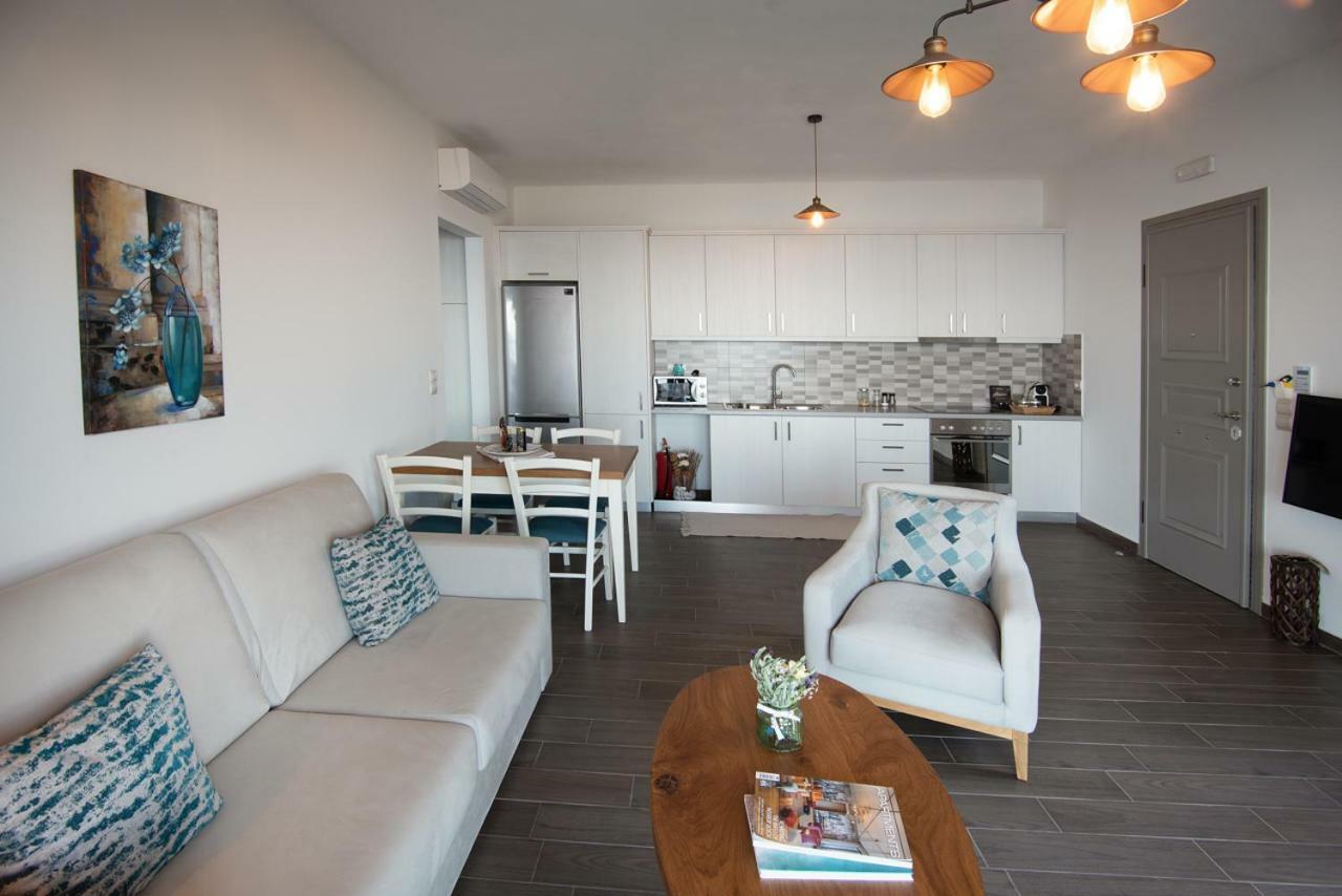 Bay View Guesthouses Kalamata Ngoại thất bức ảnh