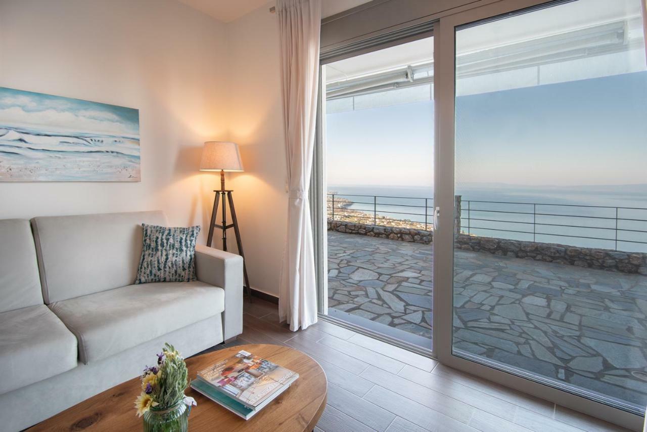 Bay View Guesthouses Kalamata Ngoại thất bức ảnh