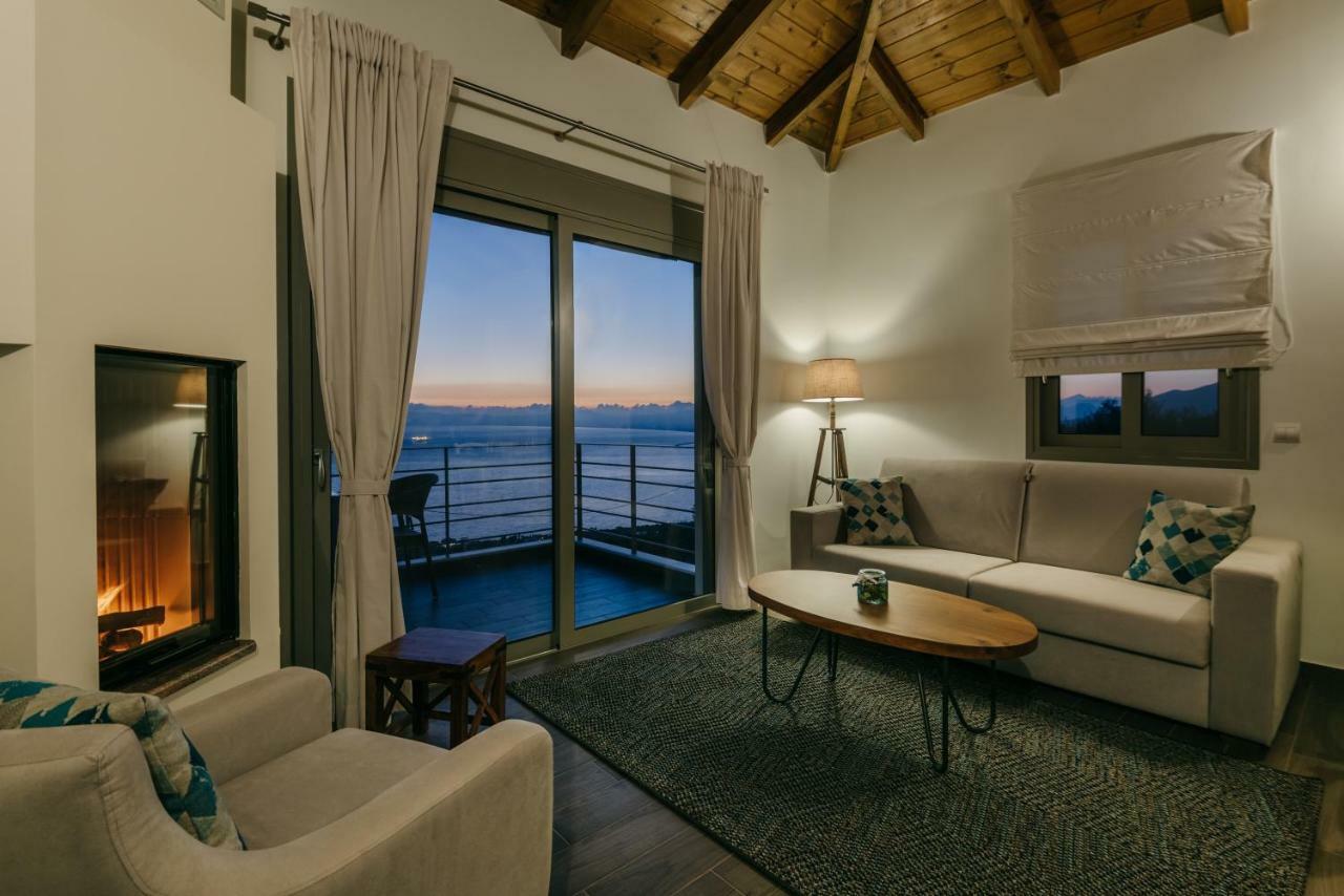 Bay View Guesthouses Kalamata Ngoại thất bức ảnh